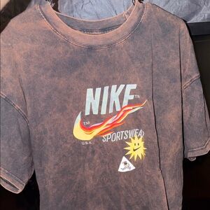 Nike Sportswear Graphic Tee